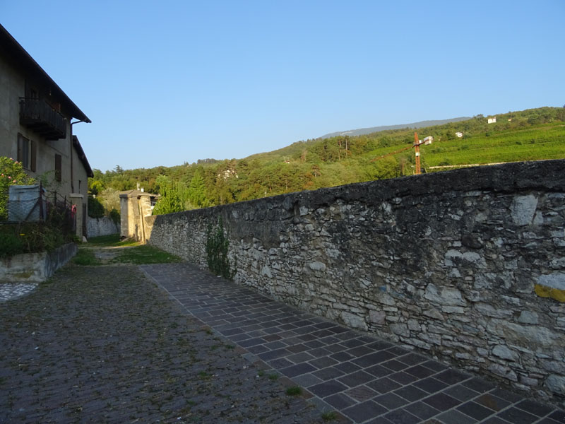 Giro del Monteghello -  sentiero F1 (Rovereto)